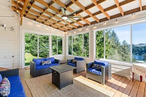 TV, fireplace - Lakeside Private Compound-Pool+Dock+15 Guests (Lakeside)