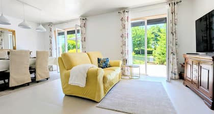 4-Star Villa - in a quiet location 10 min. from Besançon - garden, patio, and parking