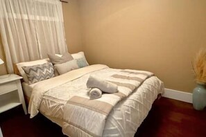 1 chambre, fer et planche à repasser, Wi-Fi, draps fournis