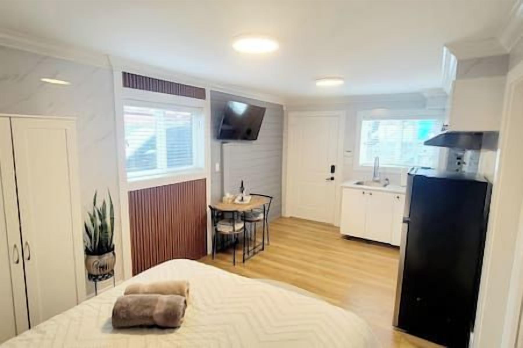 1 室のベッドルーム、WiFi、ベッドシーツ