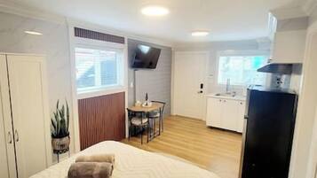 1 habitación, wifi y ropa de cama