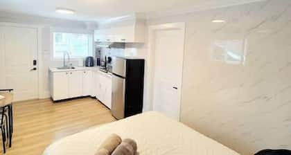 Secluded Bachelor Suite