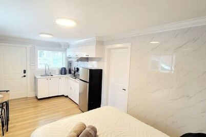 Secluded Bachelor Suite