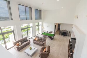 Living area - 7 Bedroom Penthouse Ocean & Mountain Views JB41001 (Jaco)