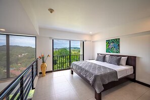 6 habitaciones, tabla de planchar con plancha, wifi y ropa de cama 
