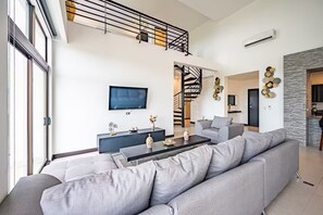 Living area - 7 Bedroom Penthouse Ocean & Mountain Views JB41002 (Jaco)