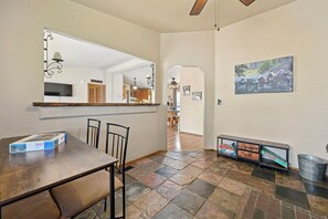 Dining - Vacation Home in Historic Colorado Mining Town (Cripple Creek)