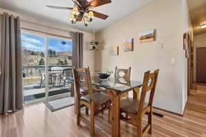 Dining - Vacation Home in Historic Colorado Mining Town (Cripple Creek)