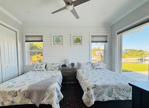 5 bedrooms, iron/ironing board, WiFi, bed sheets - Bring Boat! Heated Pool & Spa/Kayaks/Bikes/Fishing (Stuart)