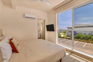 Deluxe Villa, Partial Ocean View