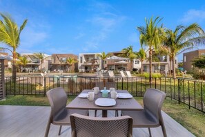 Deluxe Villa, Partial Ocean View | Outdoor dining
