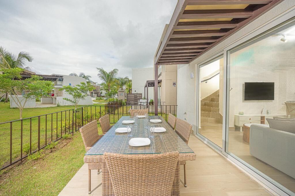 Villa Deluxe, vistas parciales al mar