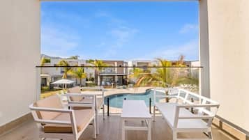 Villa Deluxe, vue partielle sur l'océan | Enceinte de l’hébergement