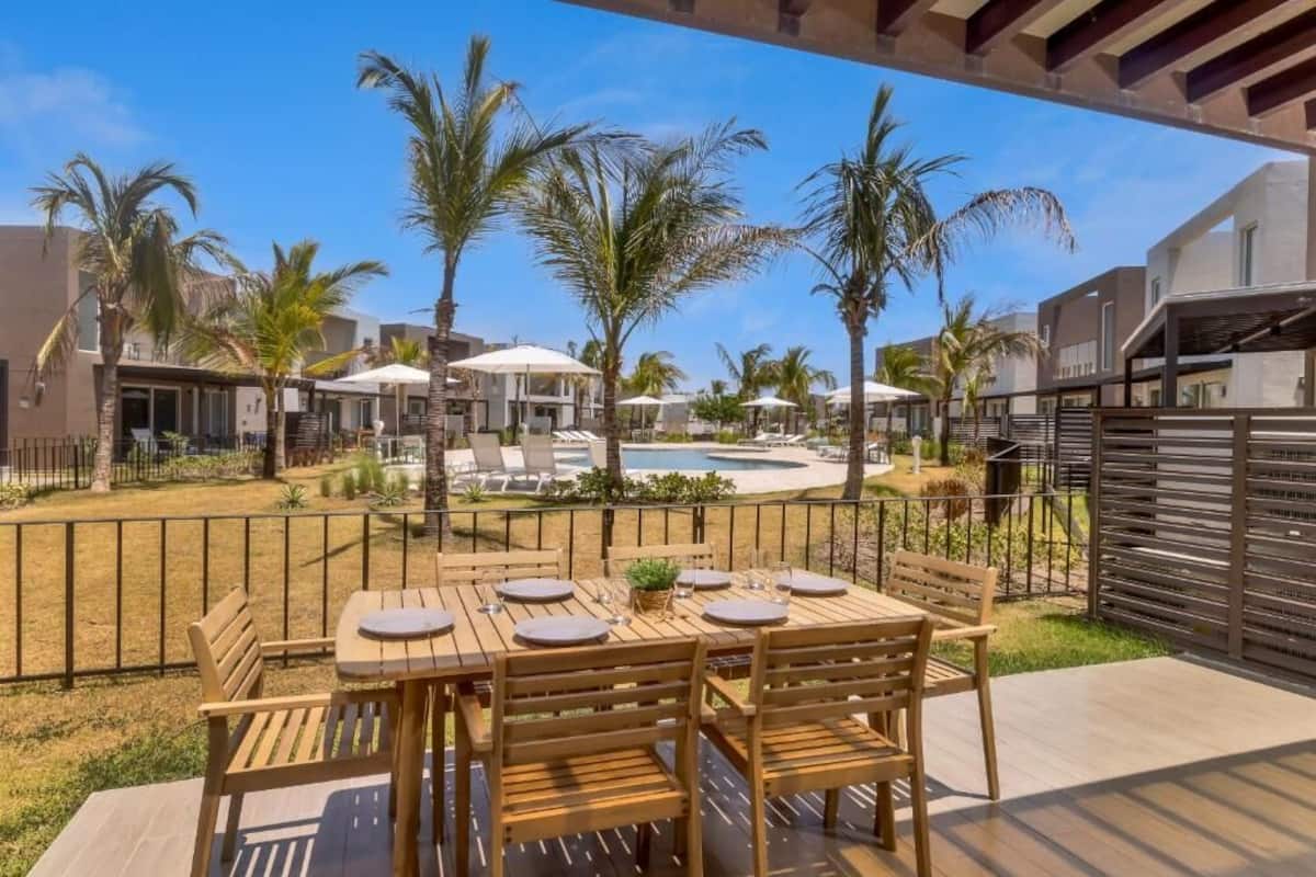 Villa Deluxe, vistas parciales al mar