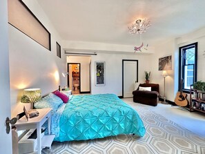 2 bedrooms, Internet, bed sheets - 2-bedroom condo in enchanting San Francisco with views and fitness room (San Francisco)