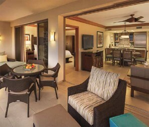 Interior - Unobstructed Ocean Front Unit- Hyatt Vacation Club- Top Floors - Paradise! (Lahaina)