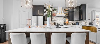 Spacious 5-bedroom house in serene Fort Worth with Poolside Luxe Escape