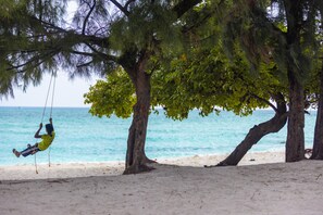 In Strandnähe, weißer Sandstrand