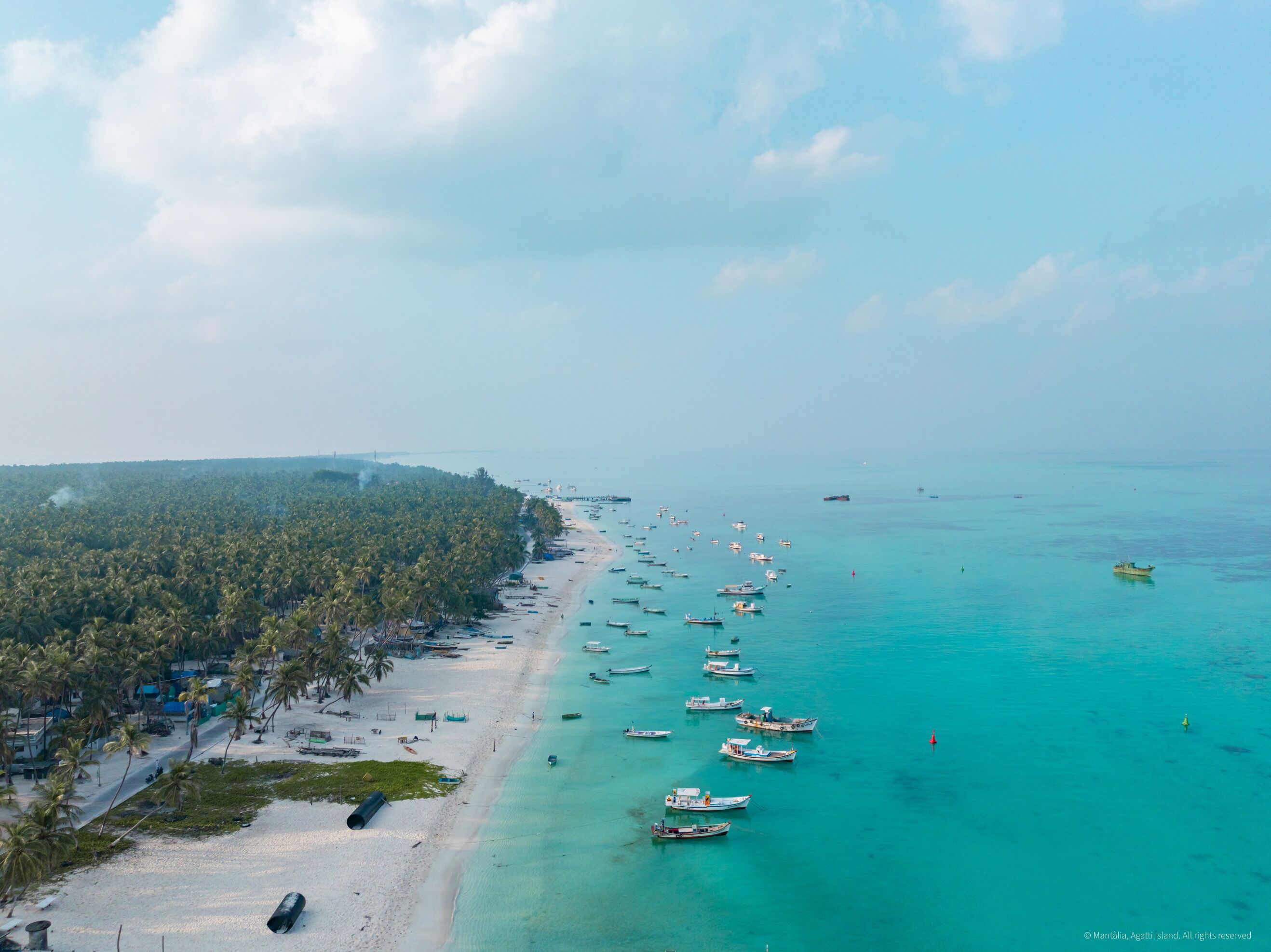ใกล้ชายหาด, ทรายสีขาว