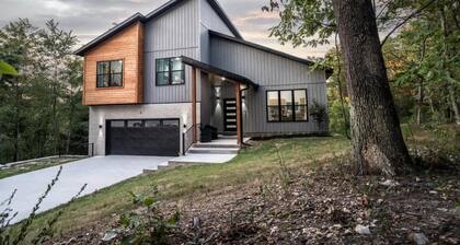 Dreamcatcher - Hot Tub - Fire Pit - Trails