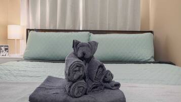 4 chambres, fer et planche à repasser, Wi-Fi, literie fournie