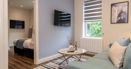 Bright 1-Bed City Stay • Walk to DMU & Hospital