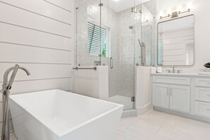 Shower, hair dryer, towels - All Decked Out Seagrove 30a Gulf View Steps from Beach w Private Pool & Spa (Santa Rosa Beach)