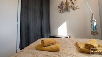2 chambres, lit parapluie