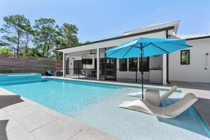 A heated pool - 30A Happy by the Sea | Private Heated Pool & Spa, Golf Cart, Near Beach (Santa Rosa Beach)