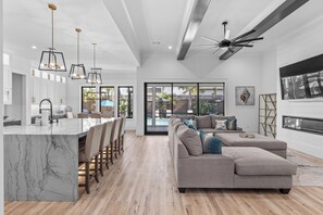 Smart TV - 30A Happy by the Sea | Private Heated Pool & Spa, Golf Cart, Near Beach (Santa Rosa Beach)