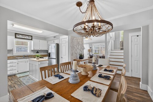 30A Sea-Renity! Private heated Pool, Spa & Beach Dayz Bliss! Pets Allowed.