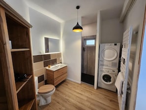 Hair dryer, towels - Maison de village entre le futuroscope et Beauval (Preuilly-sur-Claise)