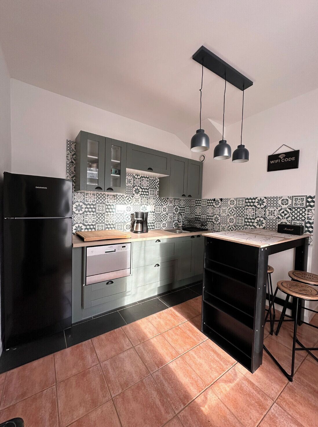 Fridge, microwave, dishwasher, coffee/tea maker