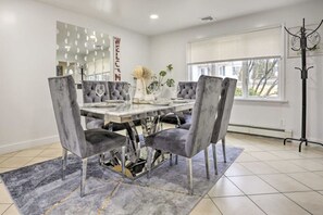 Dining - Charming Mamaroneck| 3BR, 3BA, 22 Mi to Manhattan (Mamaroneck)
