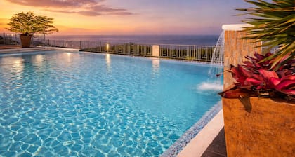 Pyramid Tranquility/Luxury Retreat in Ocho Rios, St. Ann