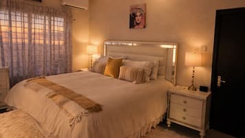 3 chambres, fer et planche à repasser, Wi-Fi, draps fournis