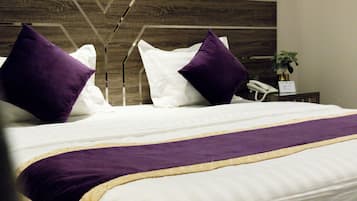 Suíte júnior, 1 cama de casal, vista para a cidade | Roupas de cama de algodão egípcio, roupas de cama premium, escrivaninha