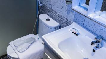 Junior Suite, 1 Double Bed, City View | Bathroom | Shower, free toiletries, hair dryer, towels