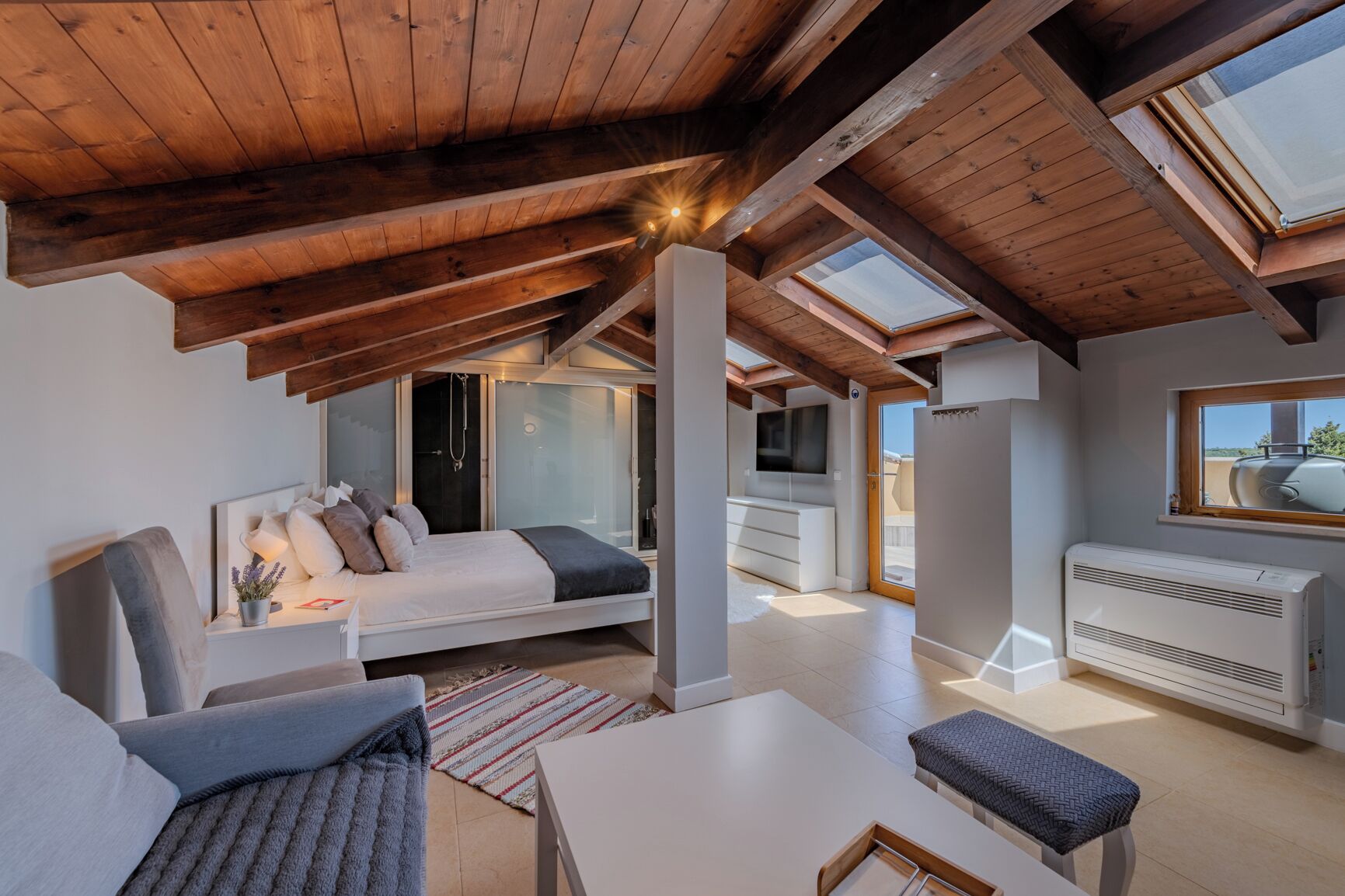 Strykejern/-brett og wi-fi (inkludert)