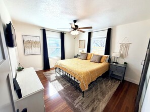 3 makuuhuonetta, silitysrauta/-lauta, Wi-Fi, vuodevaatteet