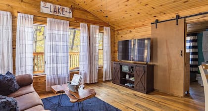 Hot Tub & Seasonal Views of Lake Cumberland
