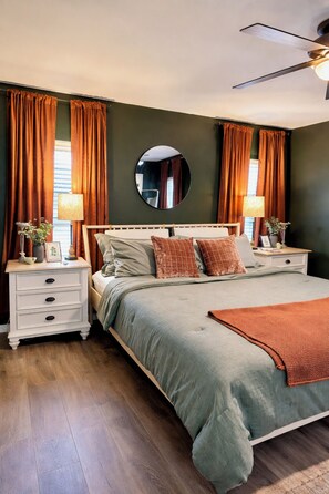 Unclassified image, 3 of 22, button - 8 mins to Downtown. Short bike ride to trails. 10 mins to TR. Location Location! (Greenville)