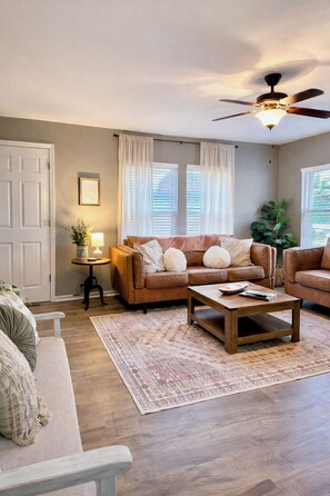 Unclassified image, 2 of 22, button - 8 mins to Downtown. Short bike ride to trails. 10 mins to TR. Location Location! (Greenville)