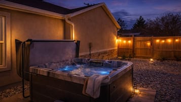 Tina de hidromasaje al aire libre