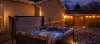 Hot Tub Home w/ 3BR Near Downtown & Ski