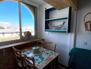Dining - Studio in Port Leucate, Pets Allowed, Parking, 4 Guests (Port Leucate)