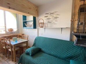 Dining - Studio in Port Leucate, Pets Allowed, Parking, 4 Guests (Port Leucate)