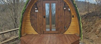 The Little Shire at Highland Hideaways - Hobbit House - Arcade & Theater