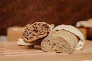 Thức ăn và đồ uống