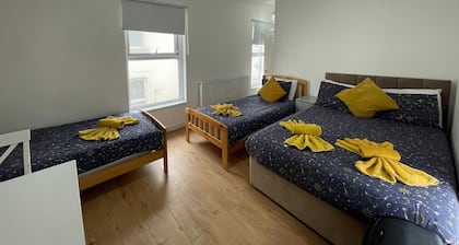 Family Bedroom with Attached Bathroom in Blackpool-Families and Couplies Only
